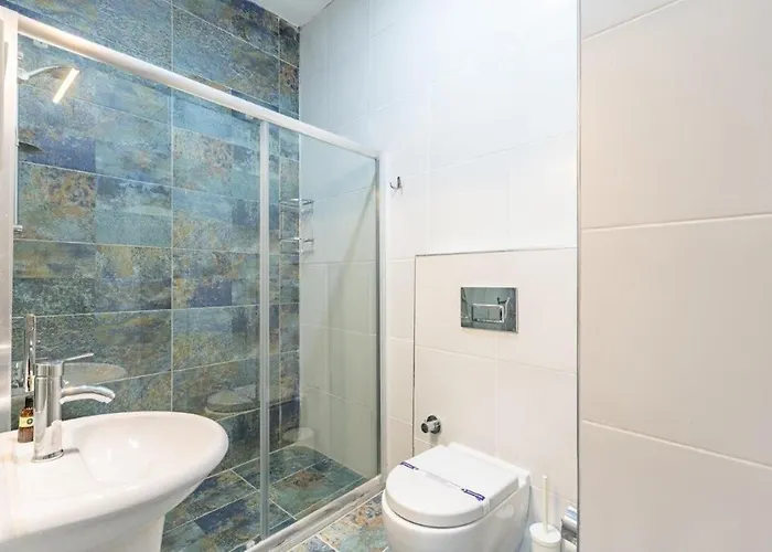 Beautiful Bright Cool Modern 1bd Balat Loft! #329 *