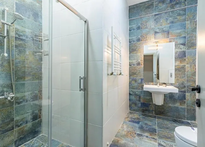 Beautiful Bright Cool Modern 1bd Balat Loft! #329