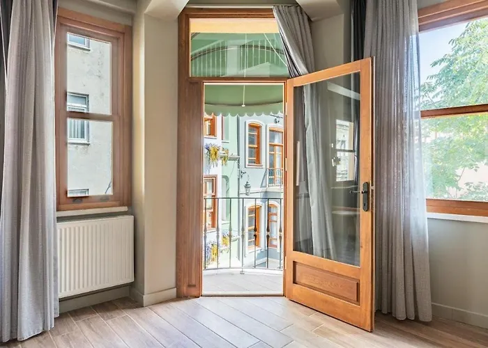 Beautiful Bright Cool Modern 1bd Balat Loft! #329 Lägenhet