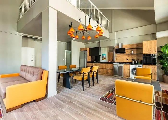 Beautiful Bright Cool Modern 1bd Balat Loft! #329