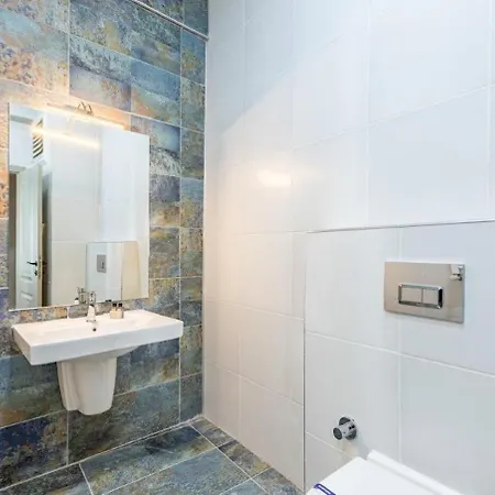 Beautiful Bright Cool Modern 1bd Balat Loft! #329 Isztambul