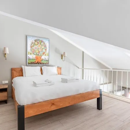 Beautiful Bright Cool Modern 1bd Balat Loft! #329 Apartman